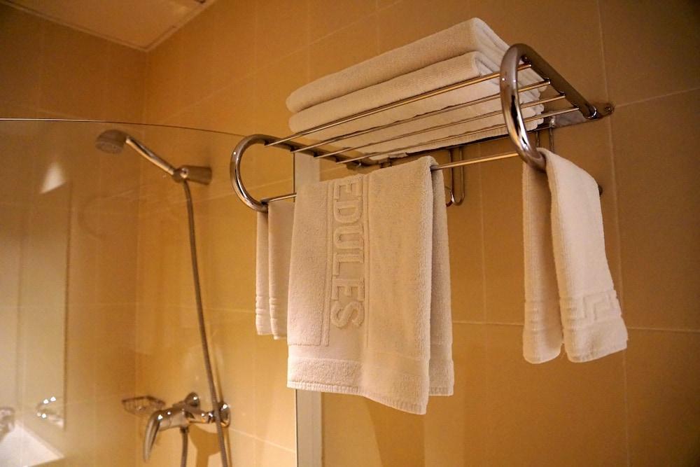 Motel Los Abedules Oviedo Eksteriør bilde