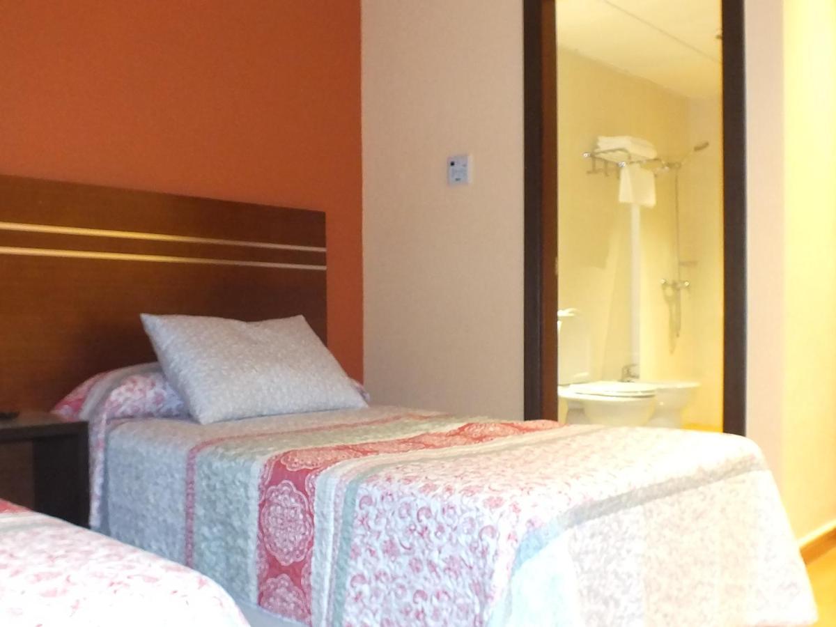 Motel Los Abedules Oviedo Eksteriør bilde