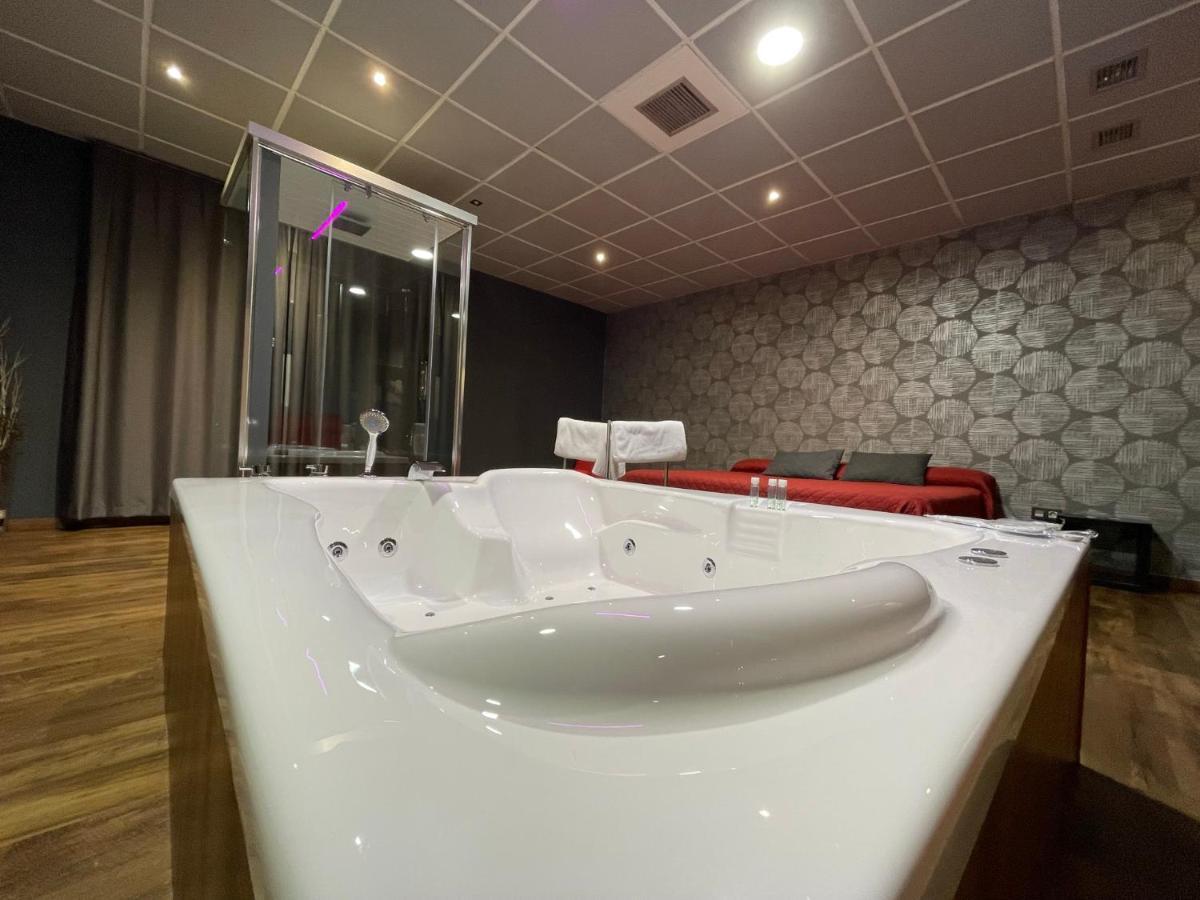 Motel Los Abedules Oviedo Eksteriør bilde