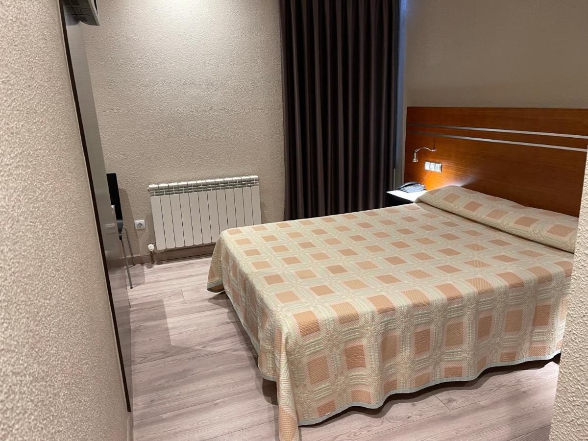 Motel Los Abedules Oviedo Eksteriør bilde