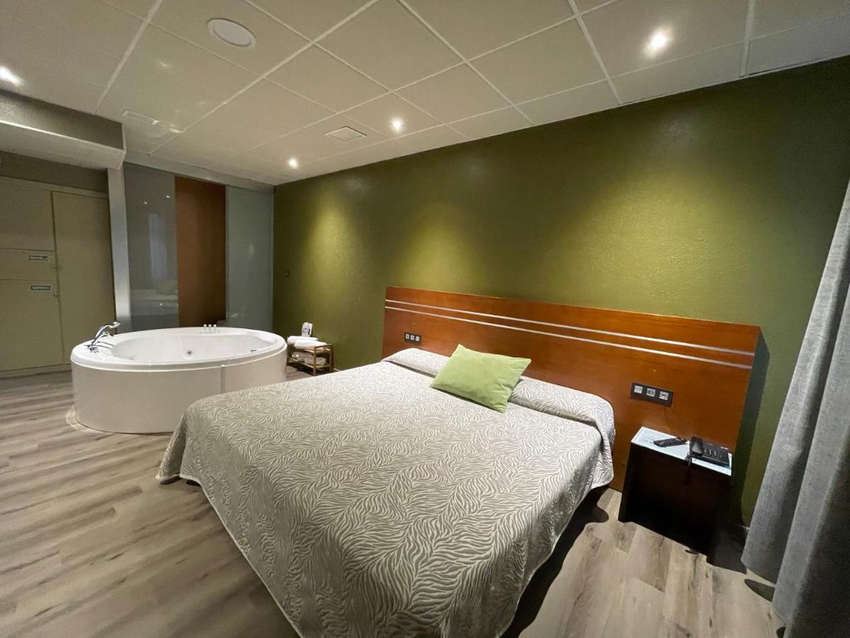 Motel Los Abedules Oviedo Eksteriør bilde