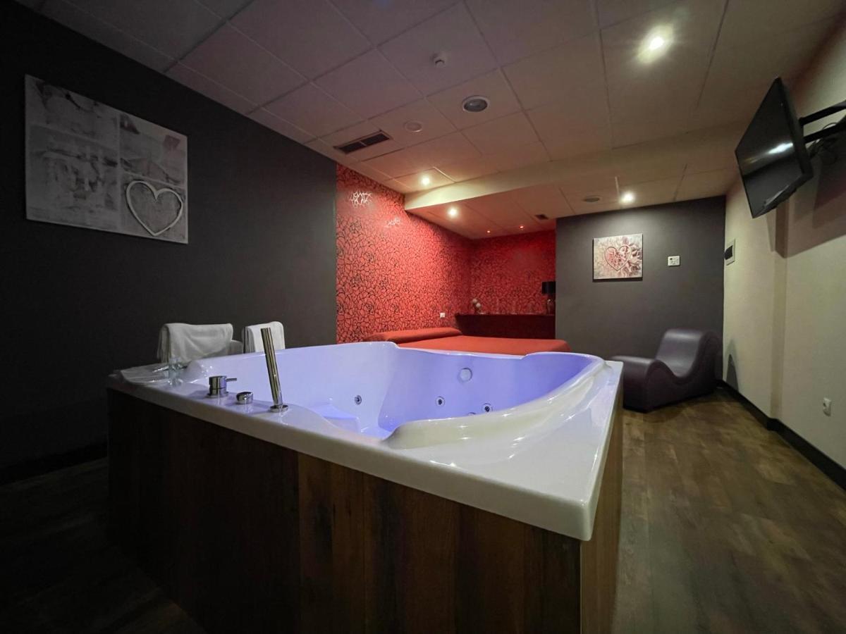 Motel Los Abedules Oviedo Eksteriør bilde
