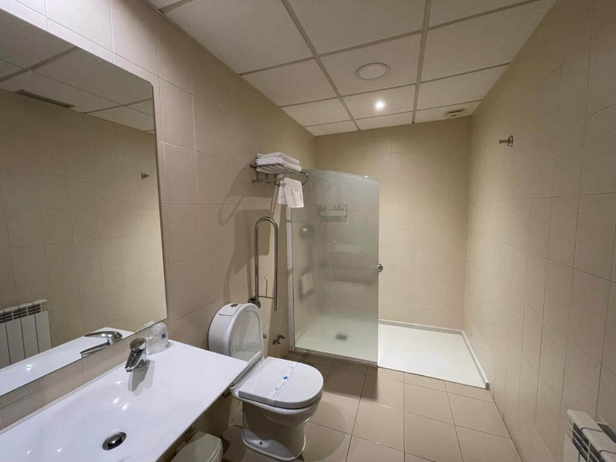 Motel Los Abedules Oviedo Eksteriør bilde