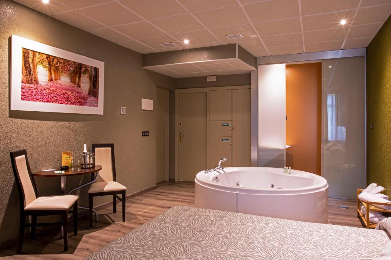 Motel Los Abedules Oviedo Eksteriør bilde