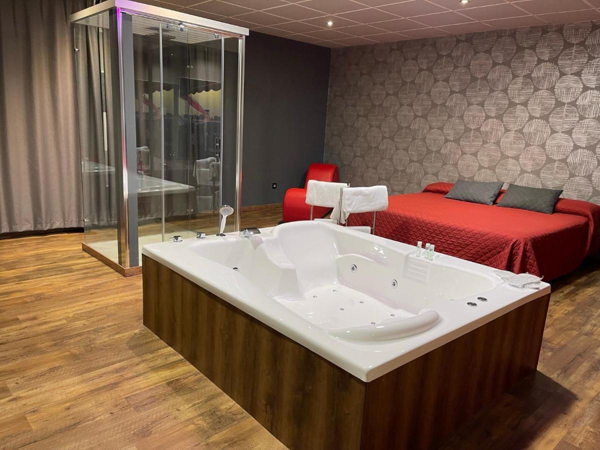 Motel Los Abedules Oviedo Eksteriør bilde