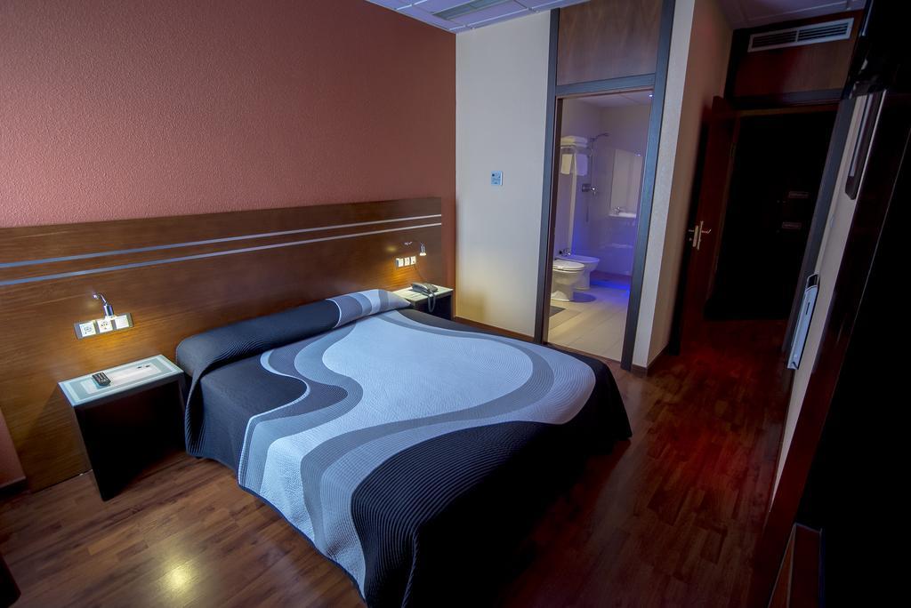 Motel Los Abedules Oviedo Rom bilde