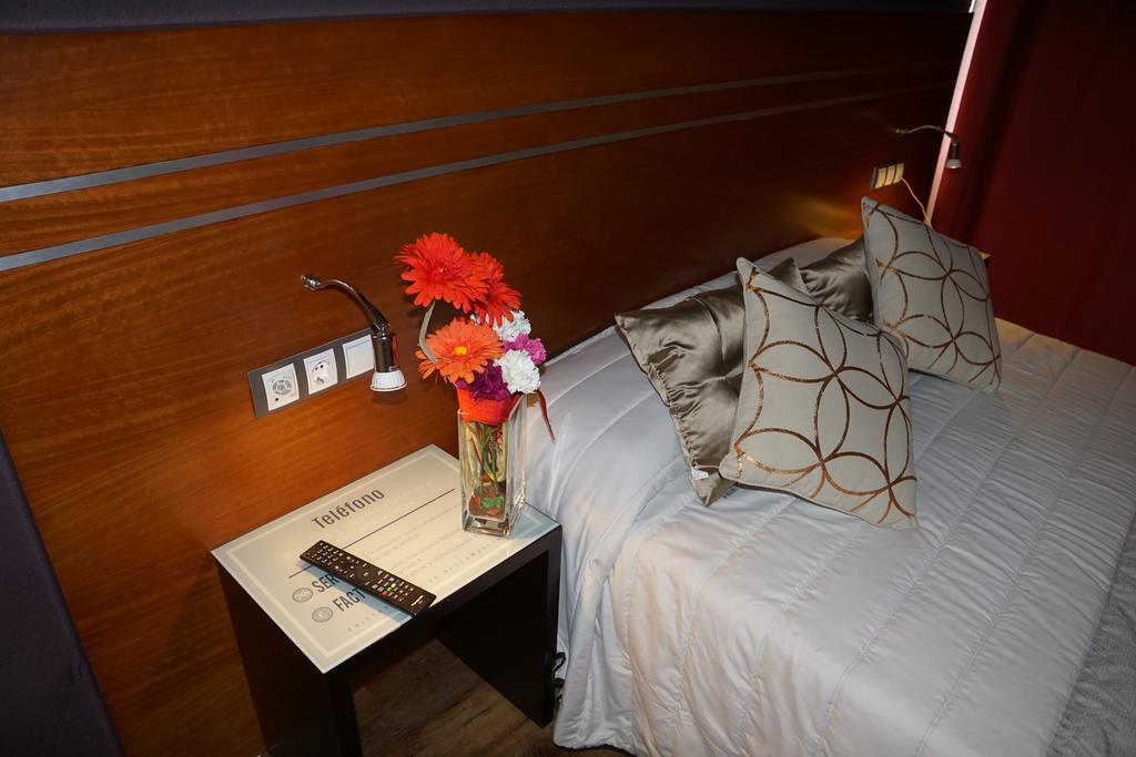 Motel Los Abedules Oviedo Eksteriør bilde