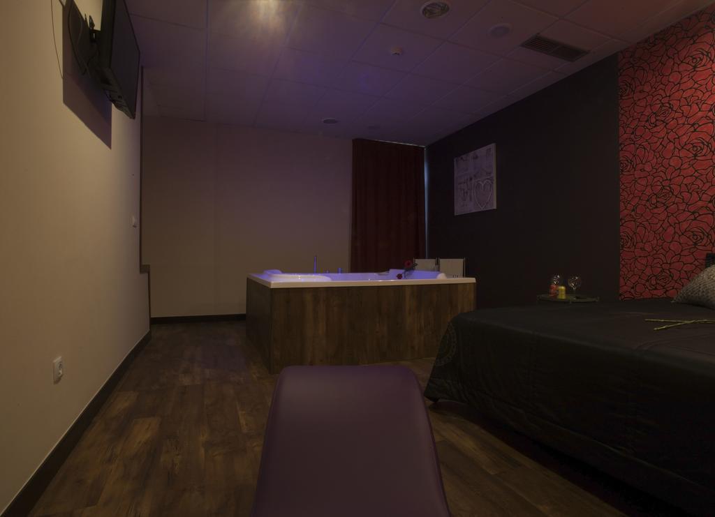 Motel Los Abedules Oviedo Eksteriør bilde