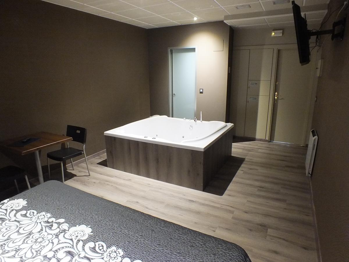 Motel Los Abedules Oviedo Eksteriør bilde