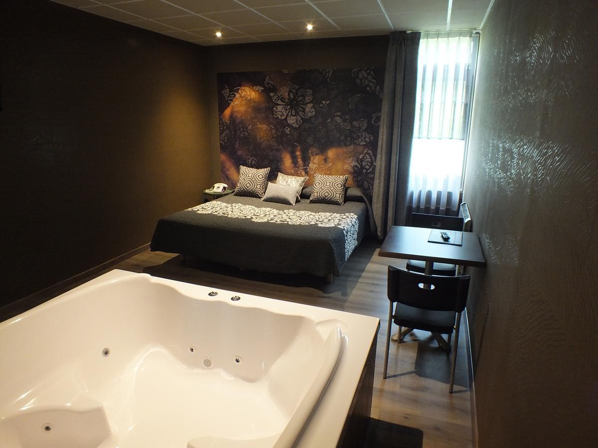 Motel Los Abedules Oviedo Eksteriør bilde
